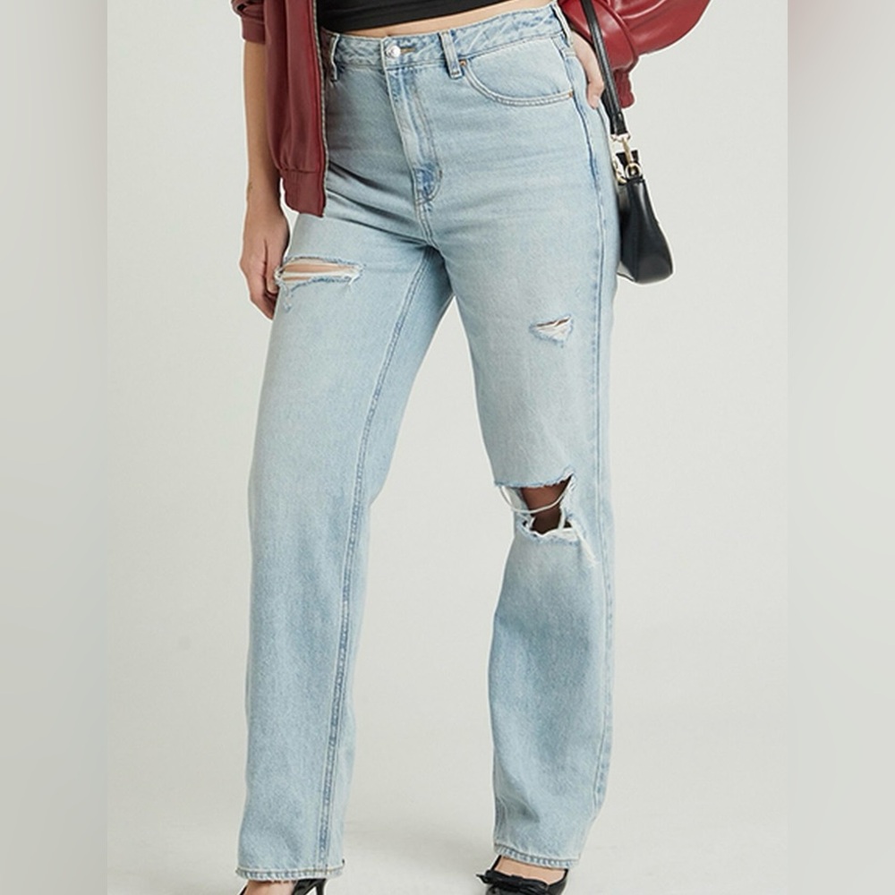 PacSun Light Indigo Ripped '90s Boyfriend Jeans